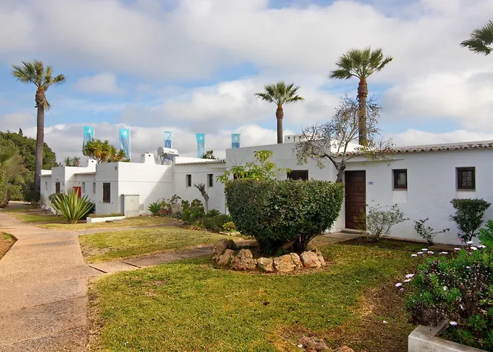 Ema Clube Em בית נופש *