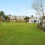 Ema Clube Em بيت للعطل