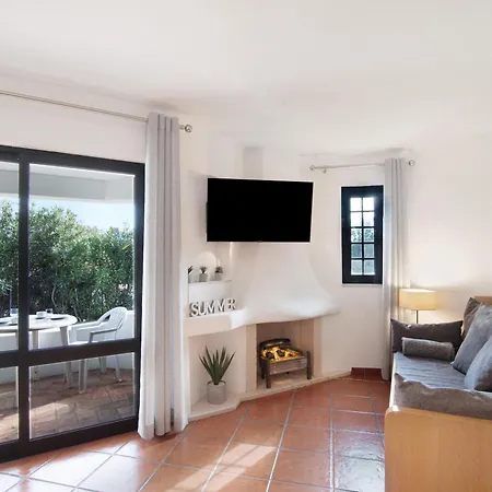 Holiday home Ema Clube Em *